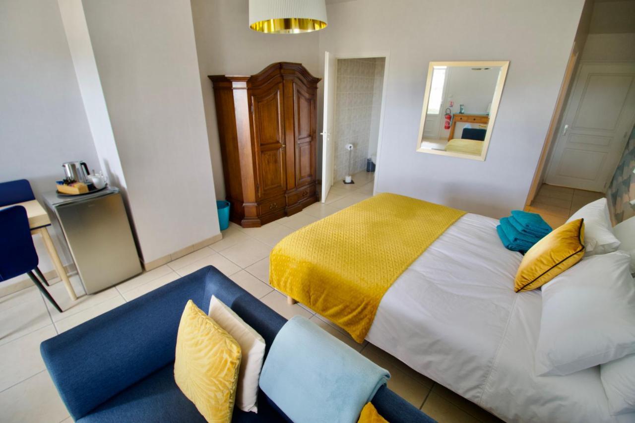O Trois Oliviers Bed & Breakfast Louin Exterior foto