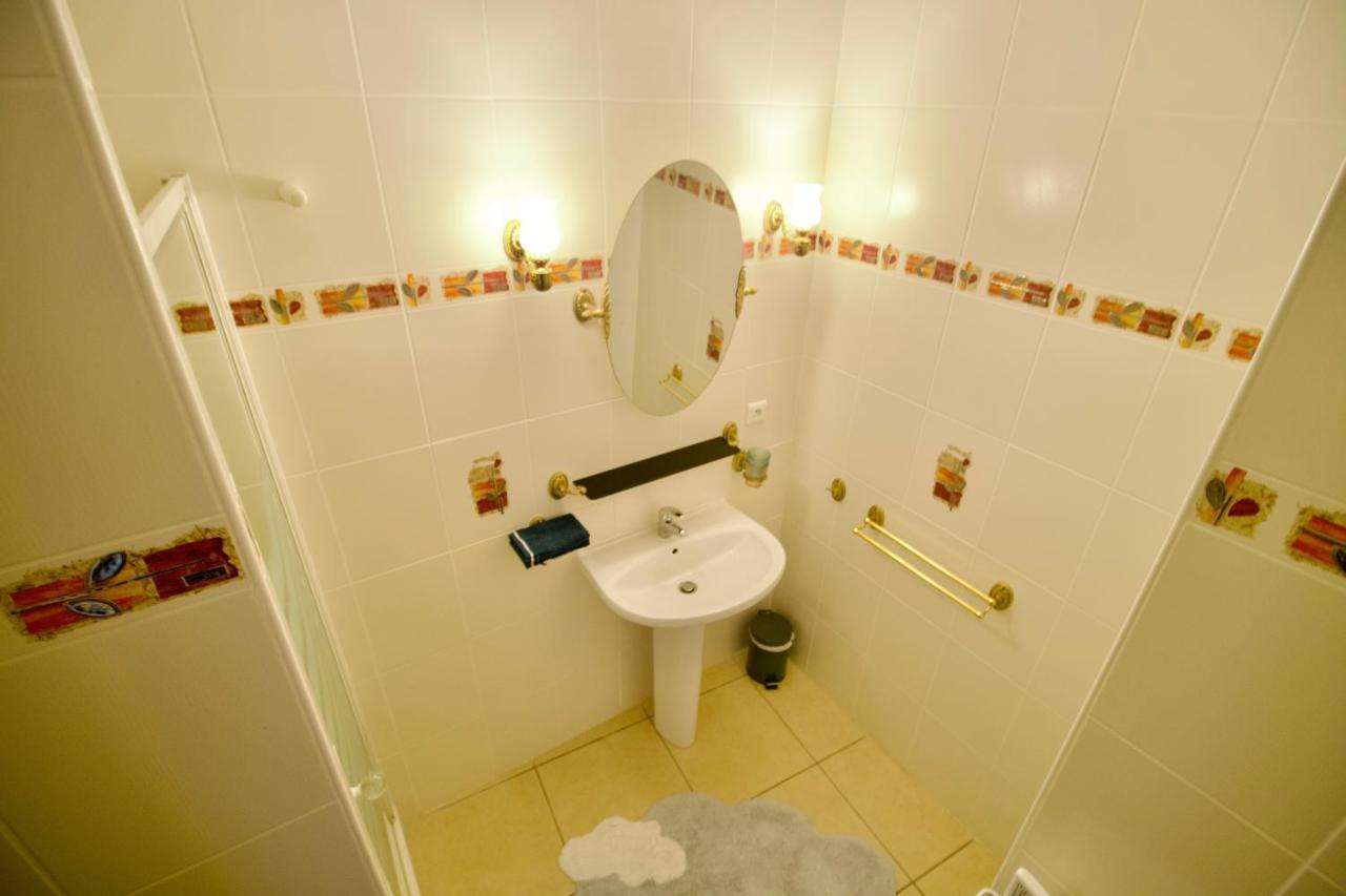 O Trois Oliviers Bed & Breakfast Louin Exterior foto